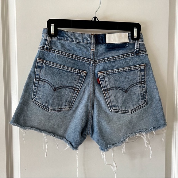 Re/Done | Levi’s High Rise Short - Picture 4 of 5
